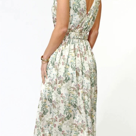 Sleeveless V-Neck Geneva Midi Dress - Picture 2 of 3